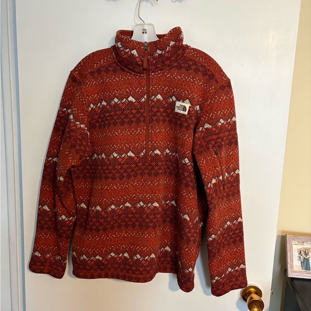 The Northface men’s Gordon Lions novelty fleece pullover